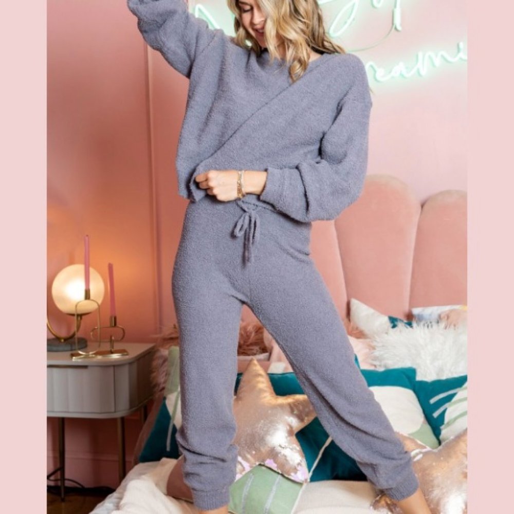 LAST ONE! Super Soft & Cozy Gray Top and Sweatpants Lounge - Picture 2 of 5